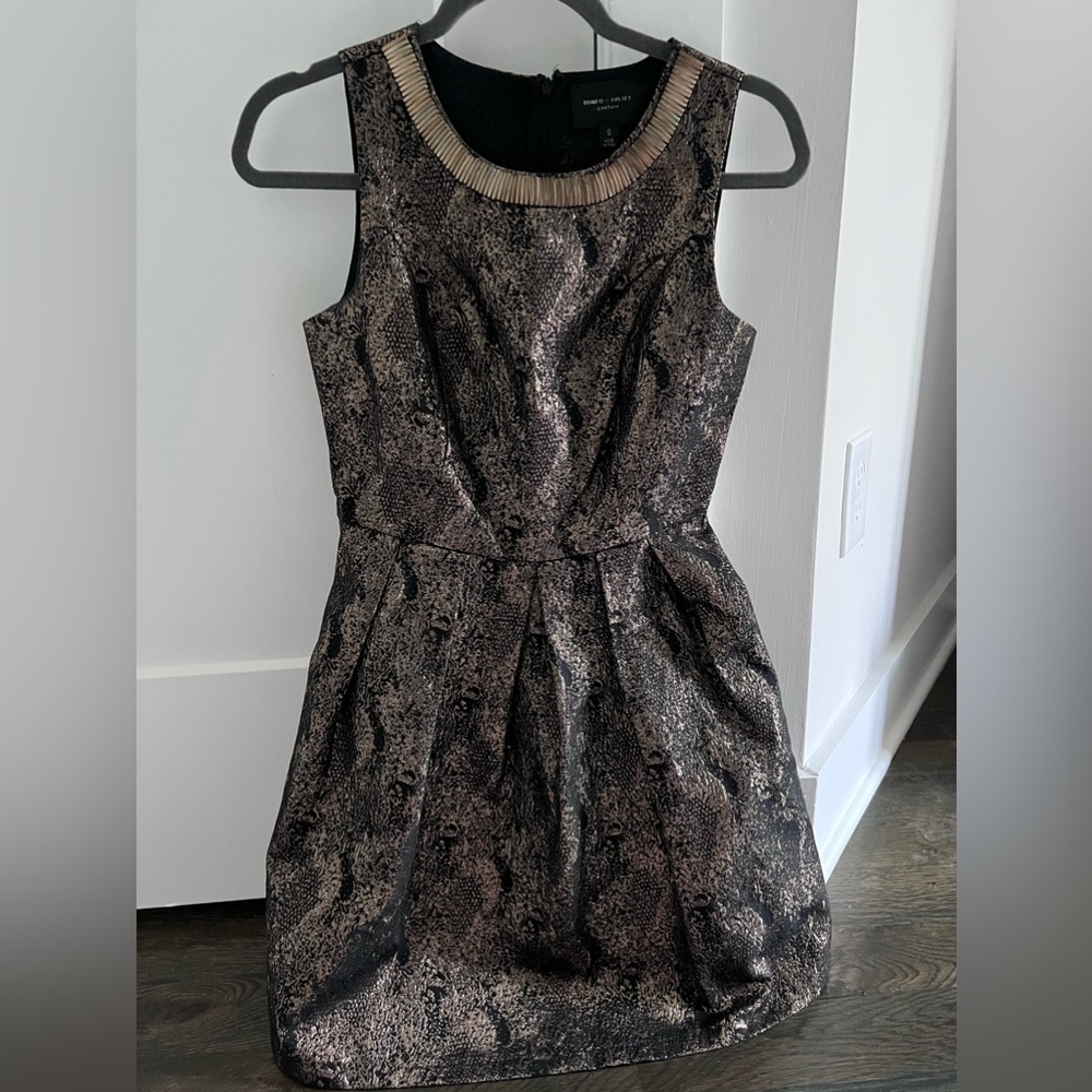 Romeo + Juliet Couture Jacquard Dress